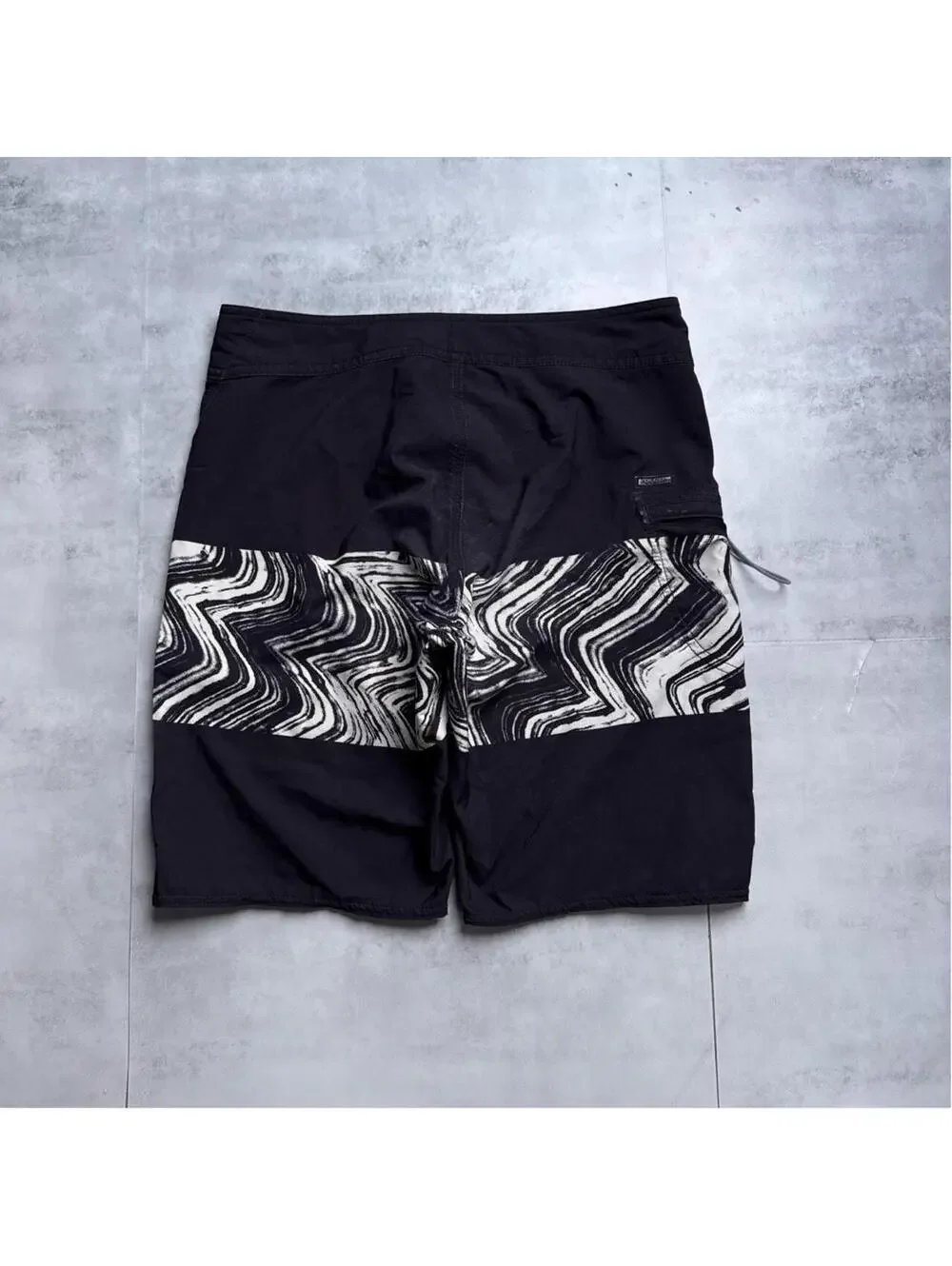 Y2K Volcom 00s black & white board surf shorts